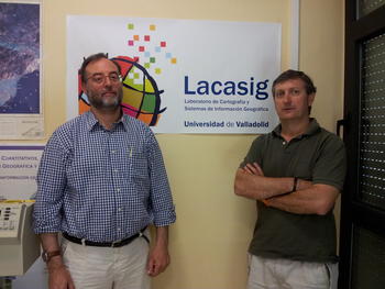 El director del Lacasig, José Luis Cargía Cuesta y Ángel Palomino,  de la empresa Aratikos Arqueología.