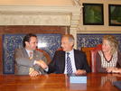 El Alcalde de Segovia, Pedro Arahuetes (izq.), y el Director General de Ecoembalajes España S.A., Melchor Ordóñez