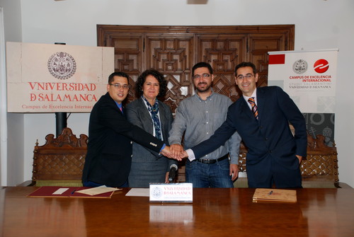 Firma del convenio entre la empresa y la Universidad de Salamanca. Foto: USAL.