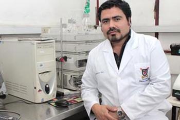 El investigador de la Facultad de Química y Biología, Dr. Eduardo Pino (FOTO: U. de Santiago).