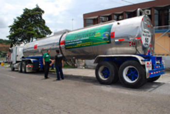 Este furgón transporta 20 mil toneladas de Frutiver 6.1 a Belice. El producto tiene un valor cercano a los 50.000 dólares (FOTO: UCR)