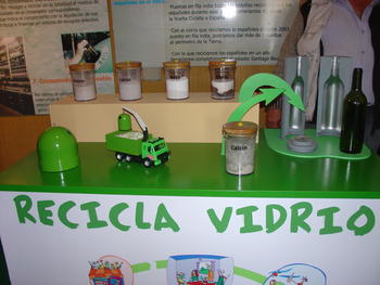 Imagen de uno de los mostradores explicativos del reciclado del vidrio