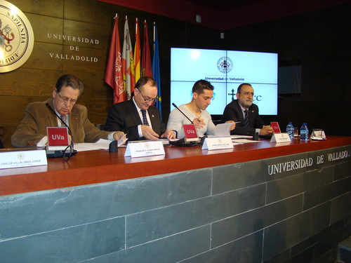 Firma del convenio entre la Universidad de Valladolid y la AECC para la prestación de la beca predoctoral.