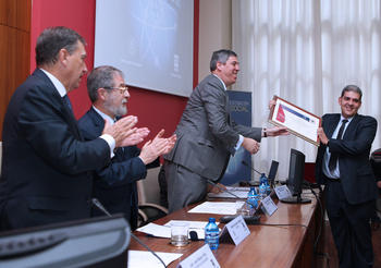 Antonio Ferreras, director del centro de Boecillo de Telefónica I+D recoge el premio (FOTO: Carlos Barrena).