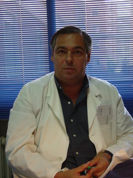 Doctor Antonio Dueñas, director de la Unidad Regional de Toxicología Clínica del Hospital Río Hortega