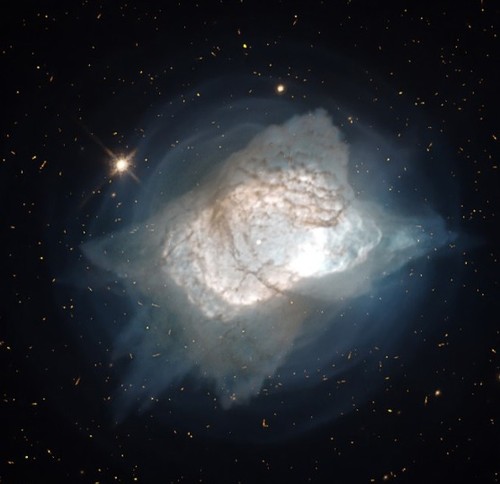 Nebulosa planetaria NGC 7027. Crédito: NGC 7027: Hubble Legacy Archive, ESA, NASA. Procesado: Delio Tolivia Cadrecha); IC 418: Hubble Heritage Team (STScI/AURA), R. Sahai, A. R. Hajian.