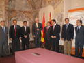 Mateos (drch), junto al consejero de Educación, los rectores de las cinco universidades y el director general de Universidades. 