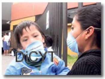 Un  niño y su madre con mascarilla para evitar el contagio de la gripe A/H1N1 (FOTO: Maloka).