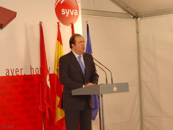 El presidente de la Junta de Castilla y León, Juan Vicente Herrera, en la inauguración de la nueva fábrica de Laboratorios Syva.