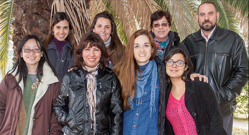 La doctora Liliana Fernández e integrantes de su laboratorio en el Instituto de Química San Luis de la Universidad Nacional de San Luis. FOTO: AGENCIA CYTA