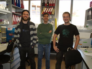 De izquierda a derecha, Emilio Boada, Felipe Pimentel y Michal Letek, firmantes del artículo.