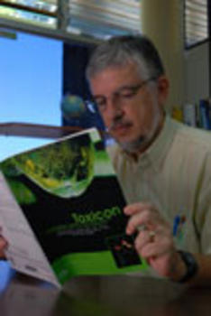 José María Gutiérrez Gutiérrez, investigador del Instituto Clodomiro Picado Twight es uno de los autores de la publicación (FOTO: UCR).