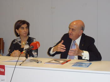 Enrique Salesa, presidente de la Asociación Española de Logopedia, Foniatría y Audiología durante la presentación del Congreso de Valladolid. 