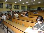 Alumnos de Valladolid haciendo las pruebas de la Olimpiada de Física