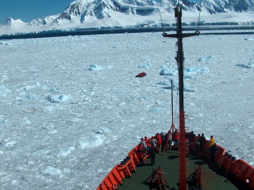 El experimento TOMO-DEC realizó estudios sobre la geofísica de la Antártida. Foto: UGR.