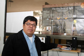 Por su trayectoria y sus nuevas propuestas para detectar el bosón de Higgs,  el físico Lorenzo Díaz gana el Premio Estatal de Ciencia y Tecnología 2009.