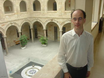 Philippe Balcou, director del centro del láser CELIA, en Francia.