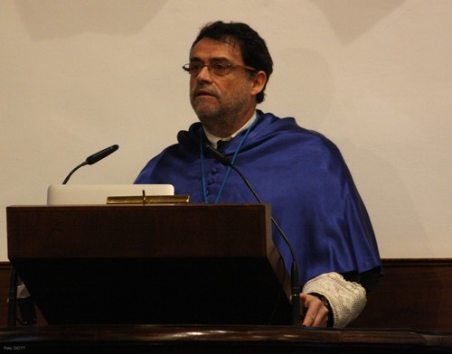 José Abel Flores pronuncia la lección del acto académico de Santo Tomás de Aquino.