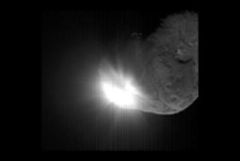 Momento del impacto del proyectil sobre el cometa (Foto: NASA/JPL-Caltech/UMD)