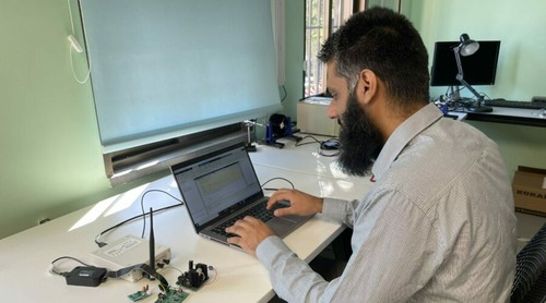 Muhammad Sarmad Mir, Estudiante de doctorado en IMDEA Networks y uno de los autores del artículo científico “PassiveLiFi: Rethinking LiFi for Low-Power and Long Range RF Backscatter”.