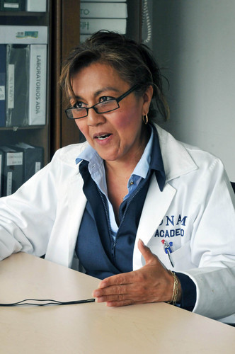Gabriela Gutiérrez Reyes, responsable del Laboratorio de Hígado, Páncreas y Motilidad de la Unidad de Medicina Experimental de la Facultad de Medicina, ubicada en el Hospital General de México. FOTO: UNAM.