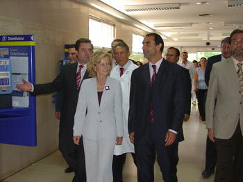 La ministra de Sanidad, Elena Salgado, a su llegada al Hospital Clínico Universitario de Valladolid