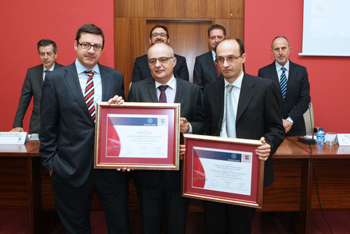 El Grupo de Investigación Reconocido (GIR) Física y Química de los Sólidos y la empresa Socamex reciben los Premios de Investigación del Consejo Social. FOTO: UVA.