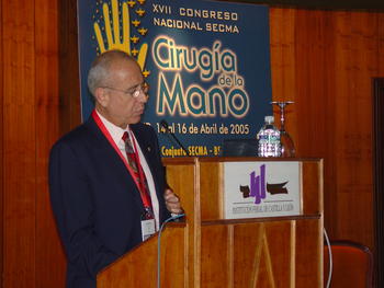 Alberto Lluch, del Instituto Kaplan, impartió una conferencia sobre la mano en la historia de España