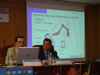 Alberto Jardón presenta el brazo robótico diseñado por la Universidad Carlos III