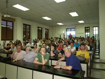 Público asistente a la conferencia sobre el bosón de Higgs de Francisco Fernández.