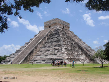 Pirámide maya de Chichén Itza, donde fue redescubierto el pigmento azul maya en 1931.