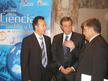 De derecha a izquierda, el director general de Universidades, el consejero de Educación y el gerente de la Fundación Universidades de Castilla y León.