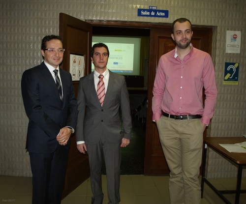De izquierda a derecha, Juan Manuel Corchado, José Labrador y Óscar Gil.