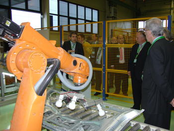 Imagen de uno de los robots de fábrica diseñados en Cartif