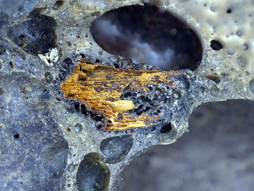 El estudio de “burbujas” que atraparon restos de vida dentro del vidrio generado por el impacto de meteoritos en la región pampeana bonaerense revela un novedoso método para buscar vida en Marte.  Créditos: Pete Schultz.