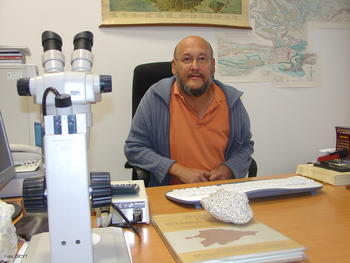 Eduardo Alonso Herrero, profesor de Edafología de la Universidad de León.