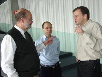 De izquierda a derecha, Miguel Ángel Merchán (director del Incyl), Manuel Sánchez Malmierca y Andrej Kral.