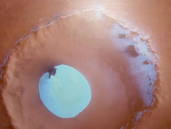 Agua en un cráter de Marte.