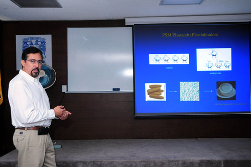 Daniel Segura González, del Departamento de Microbiología Molecular del Instituto de Biotecnología de la UNAM. FOTO: UNAM.