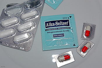 Lexatín, Alka-Seltzer e ibuprofeno.