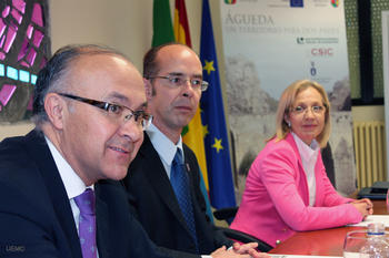 El delegado del Gobierno, el rector de la UEMC y la directora del Proyecto Águeda presentan los resultados preliminares.