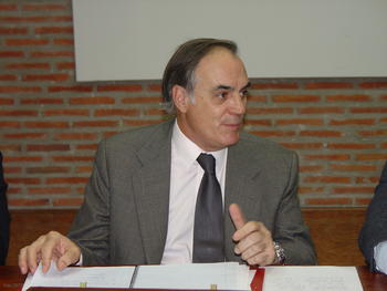 Carlos Gómez Canga-Argüelles, presidente de la Academia de Farmacia de Castilla y León.