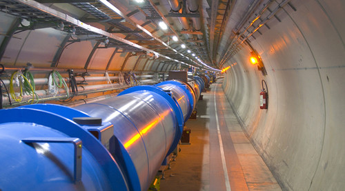 Imagen de un tramo del Gran Colisionador de Hadrones.  Créditos: CERN