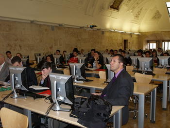 Asistentes a las 'III Jornadas de Tarjeta Inteligente' de la Universidad Pontificia de Salamanca