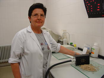 Inmaculada González en el laboratorio
