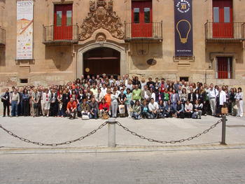Los participantes en el XVII Congreso de la Sociedad Europea de Neuroquímica posan para la foto oficial
