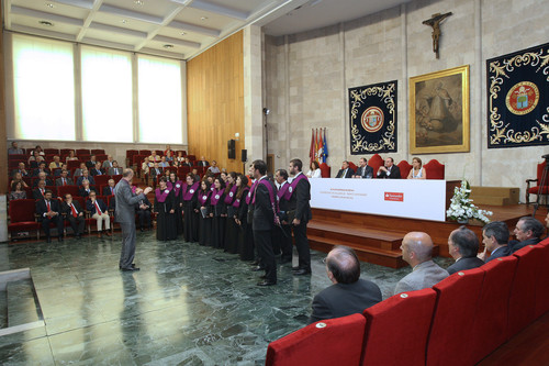 Acto de entrega de becas y ayudas de la Universidad de Valladolid (UVa) financiados por el Banco Santander. FOTO: UVA.