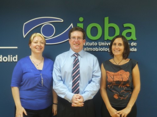 Yolanda Diebold, Yolanda Álvarez y Breandan Kennedy en las instalaciones del IOBA. FOTO: IOBA.