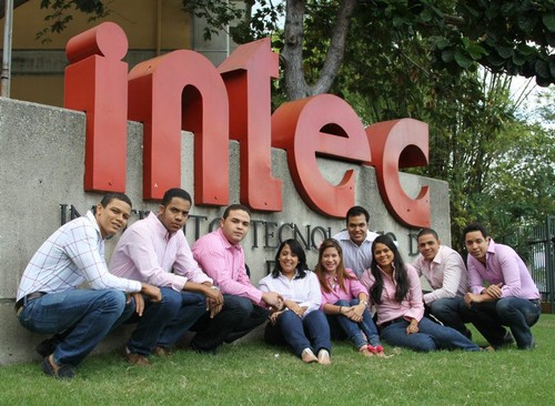 Egresados del INTEC  que han desarrollado el proyecto (FOTO: INTEC).