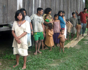 Miembros de una comunidad indígena de Perú (FOTO: Minsa).